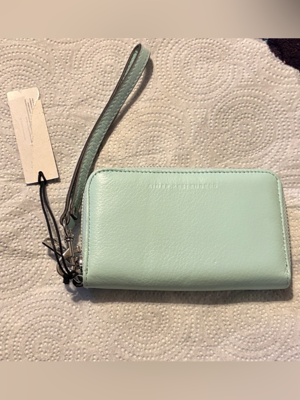 NWT Aimee Kestenberg Leather Mint Zip-Top Wristlet Wallet Festival Travel
